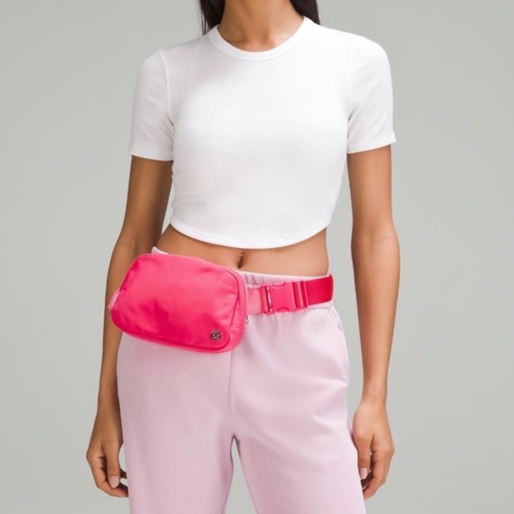 NWT Lululemon Belt Bag in Lip Gloss